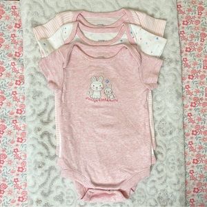🛍 4 for $20 - 3 newborn baby girl onesies